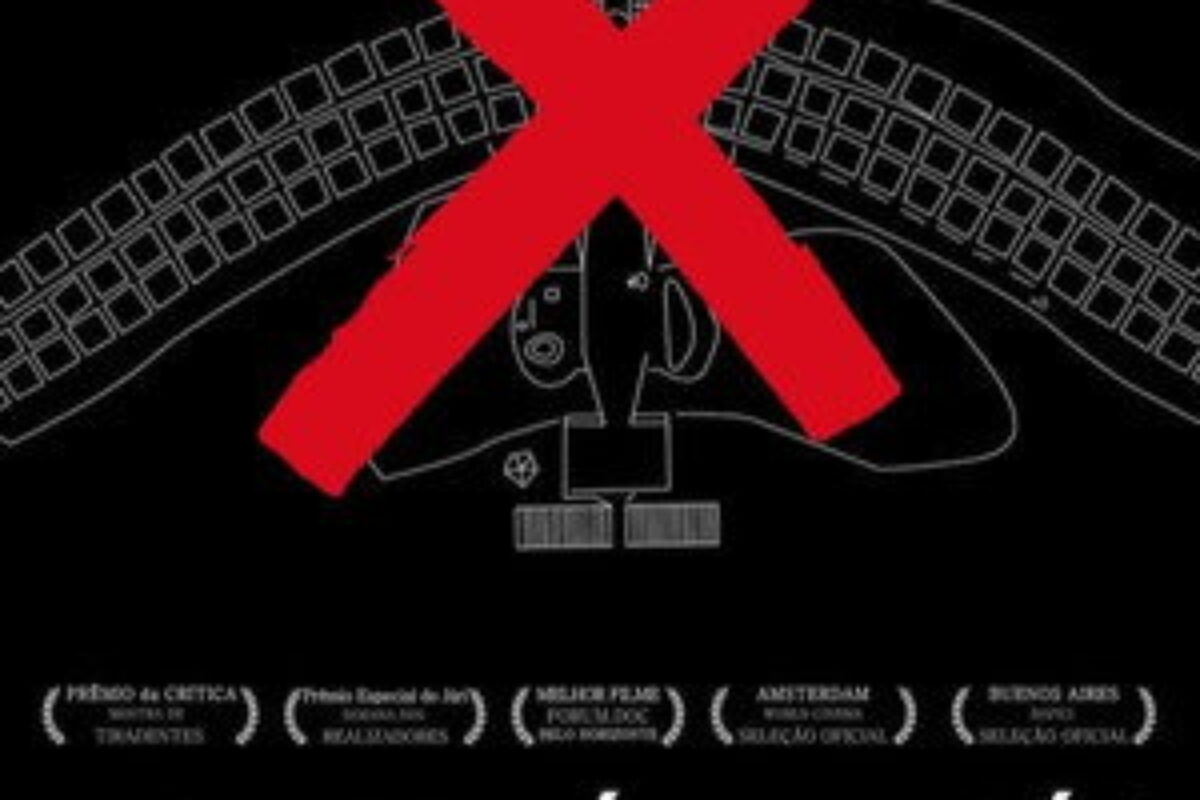 A Cidade É uma Só? (2011) — poster oficial