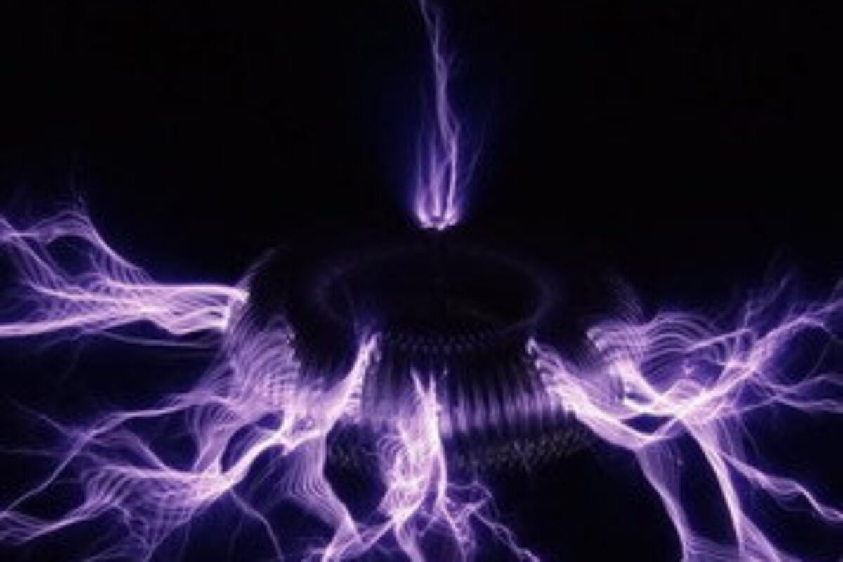 Choque e Temor: A História da Eletricidade (2011) — poster oficial