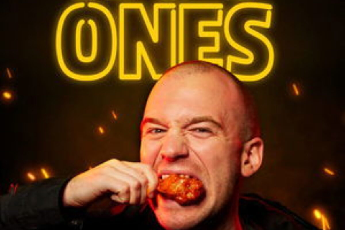 Hot Ones (2015) — poster oficial