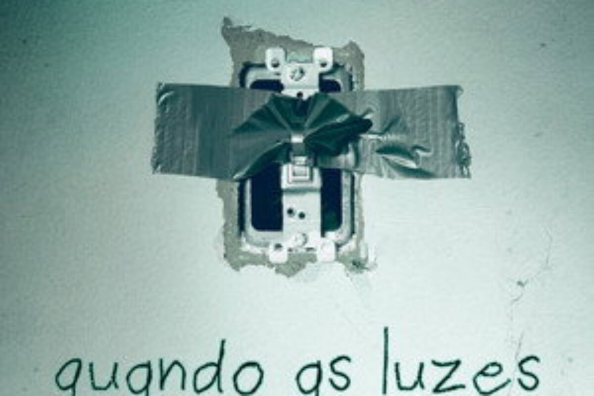 Quando as Luzes se Apagam (2016) — poster oficial