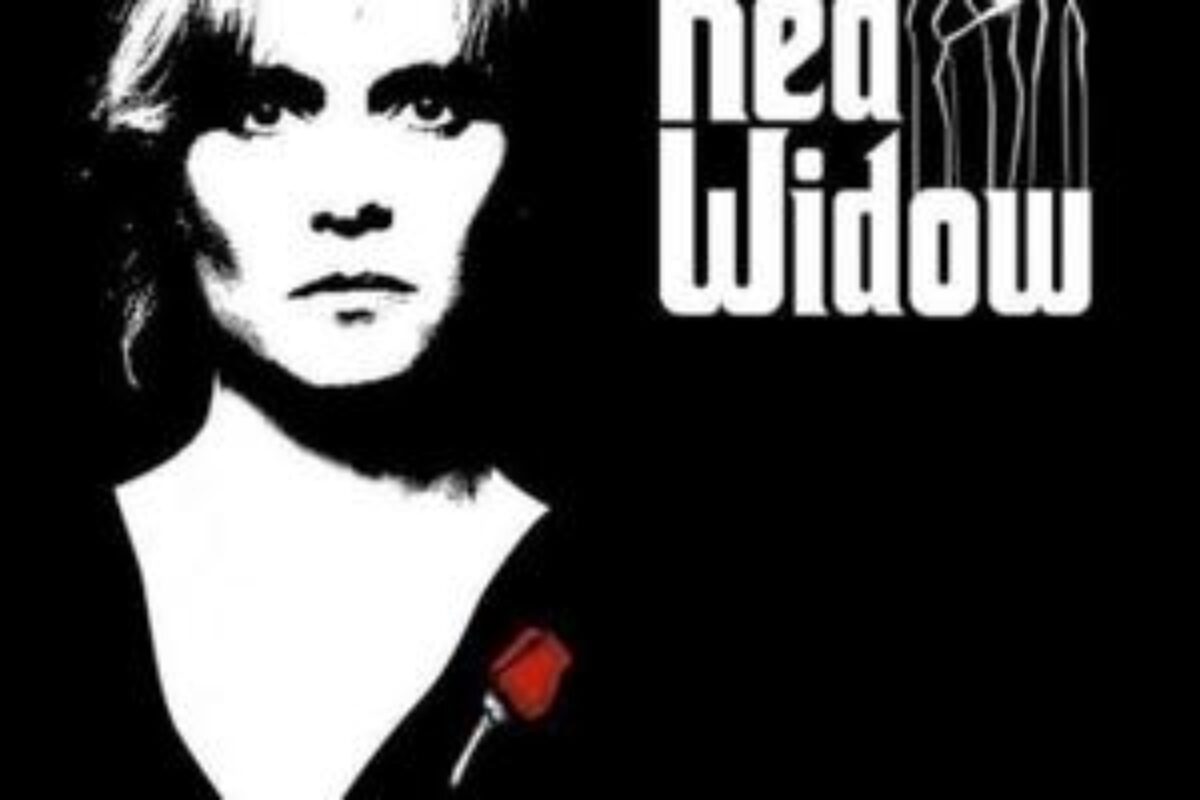 Red Widow (2013) — poster oficial