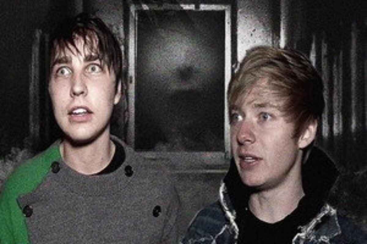 Sam & Colby (2023) — poster oficial