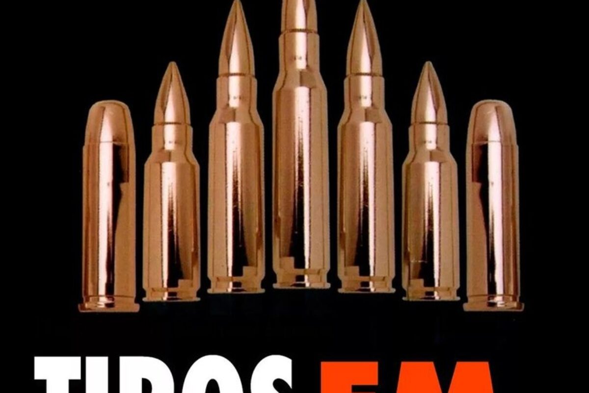 Tiros em Columbine (2002) — poster oficial